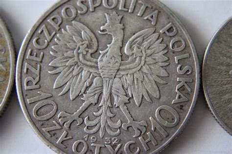 Srebrne dziesięciozłotówki – szlachetny kruszec w polskiej tradycji menniczej